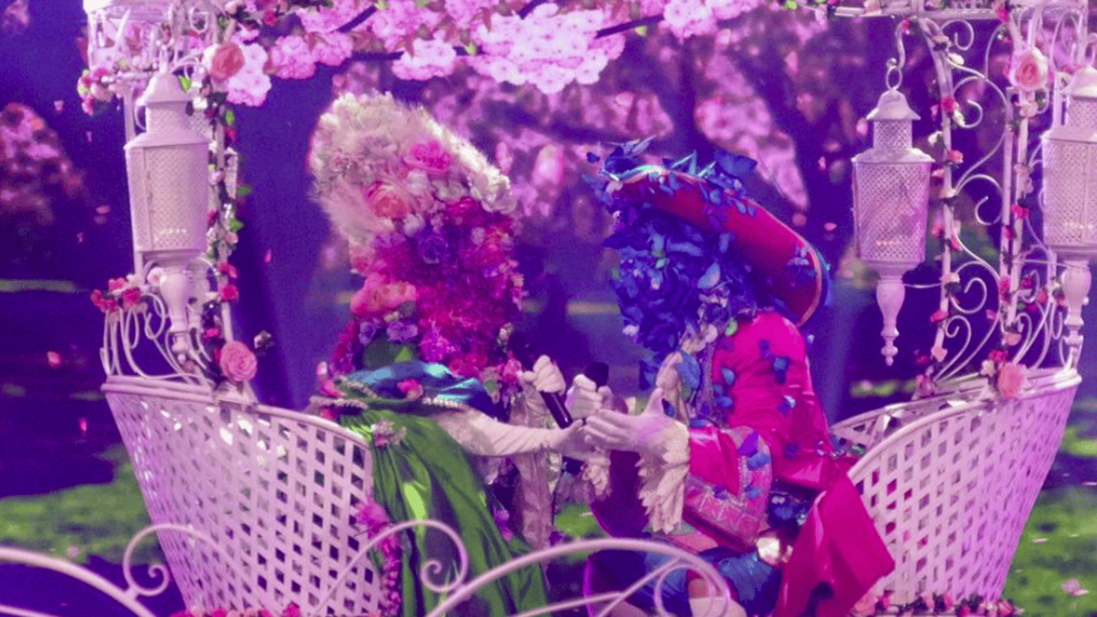ÉNORME surprise à Chanteurs masqués alors que deux personnalités bien connues se font démasquer