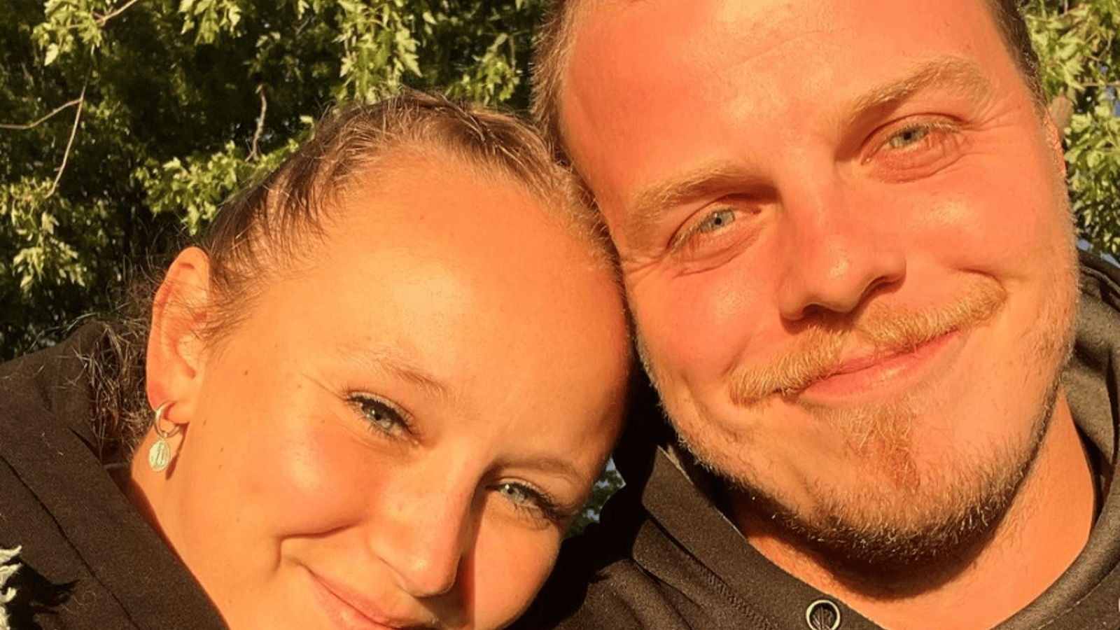 Alexa et Marc-Antoine de L'amour est dans le pré annoncent qu'ils seront bientôt parents dans une magnifique photo