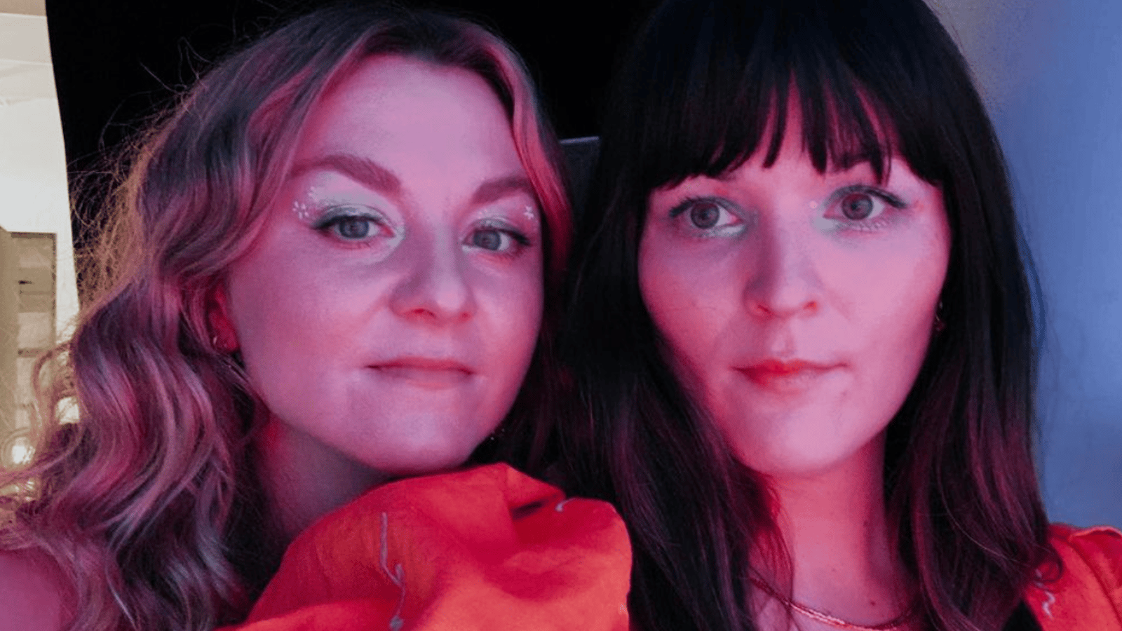 Mélanie des Soeurs Boulay rayonne avec ses deux garçons au soleil