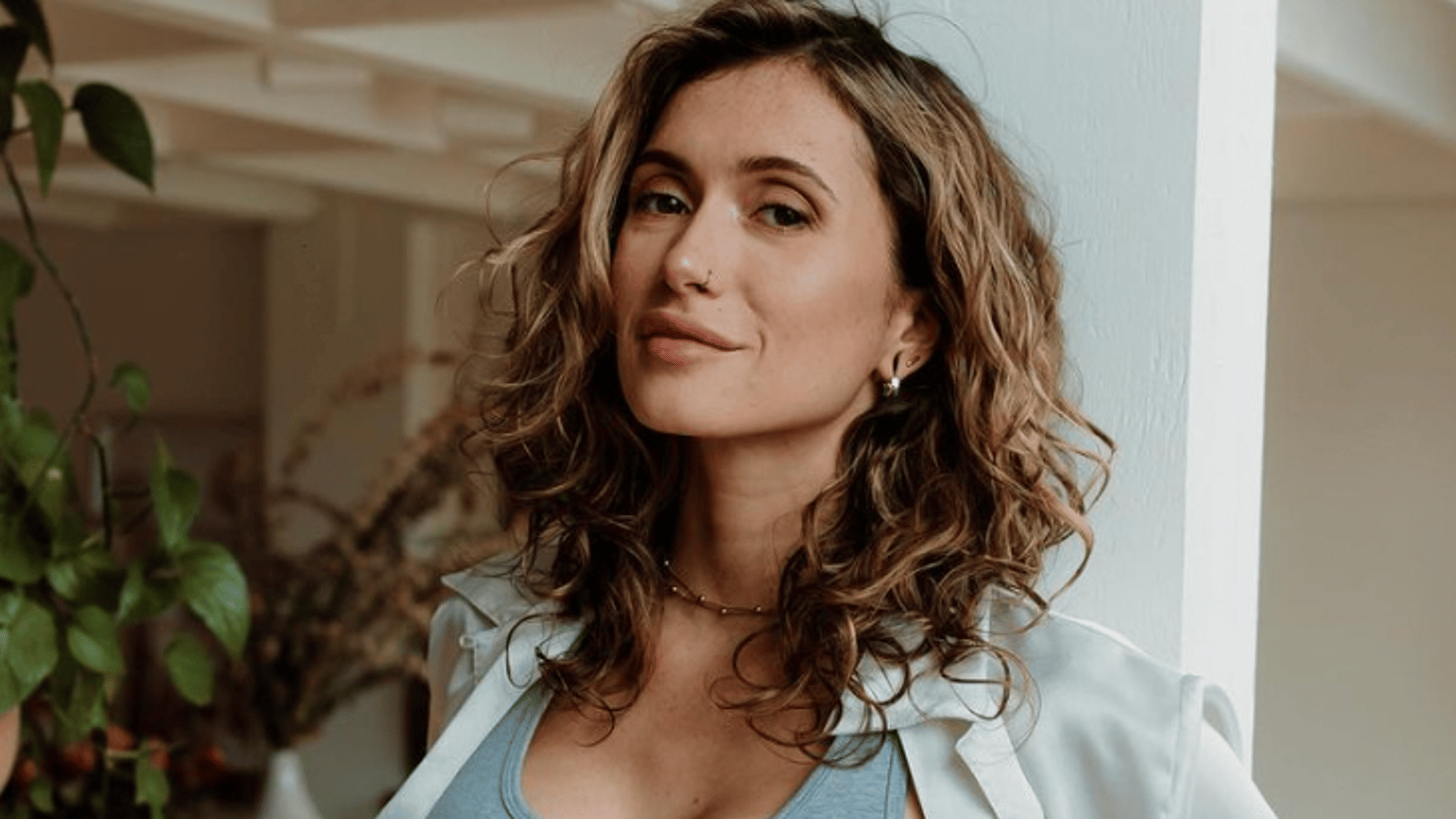 Lysandre Nadeau annonce qu'elle est enceinte de Claude Bégin