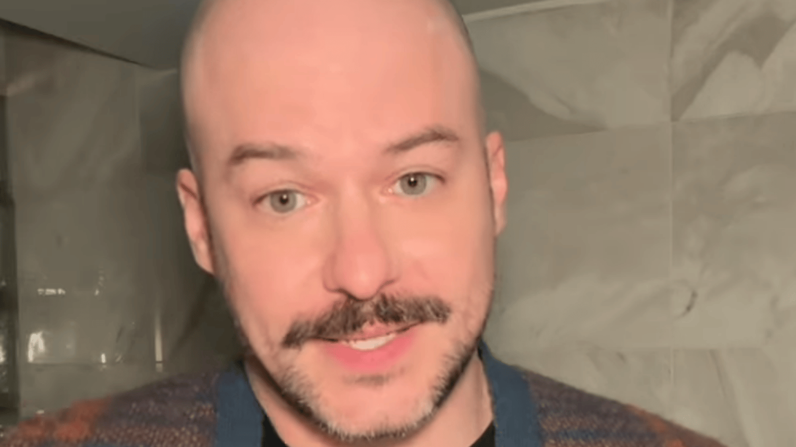 Marc-André Grondin aborde une folle rumeur qui circule à propos de sa vie amoureuse