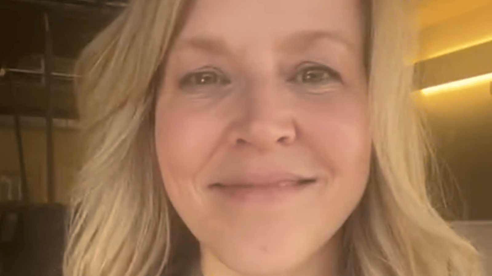 Julie Bélanger partage une superbe photo de couple pour souligner ses 11 ans de mariage
