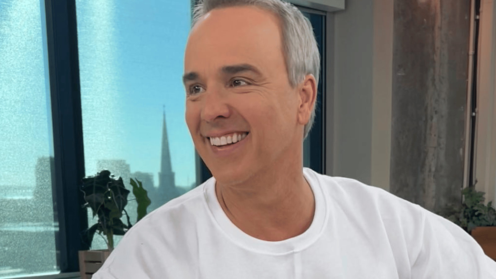 Gino Chouinard enflamme le web avec de rares photos de lui à l'adolescence