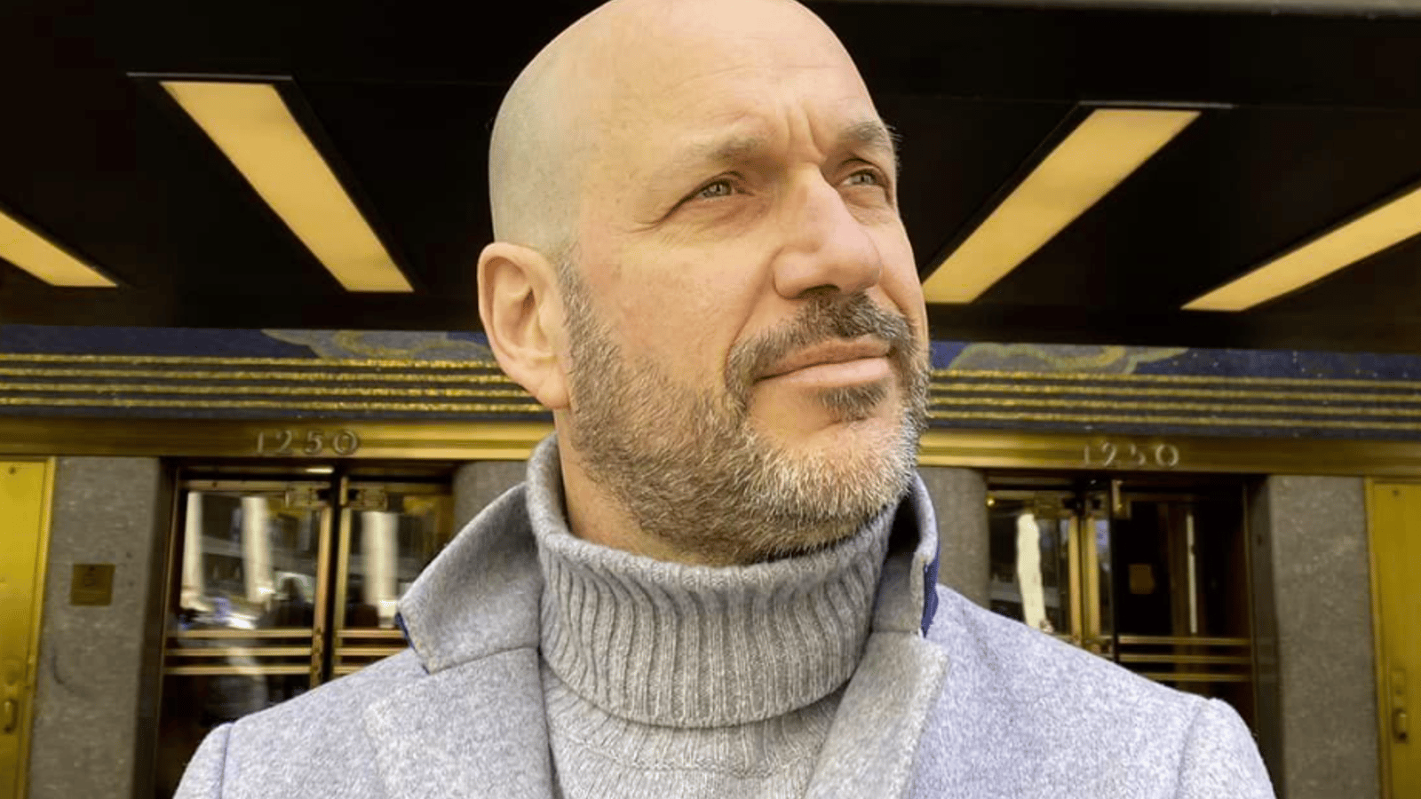 Martin Matte dévoile le décor de son nouveau talk-show et voici quand débute l'aventure