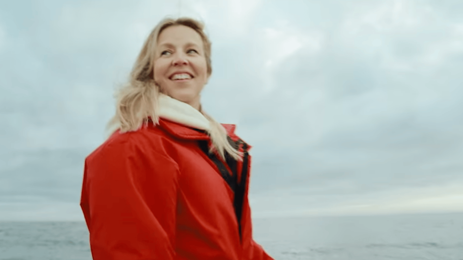 Julie Bélanger partage de magnifiques photos souvenirs envers son amoureux pour une raison précise