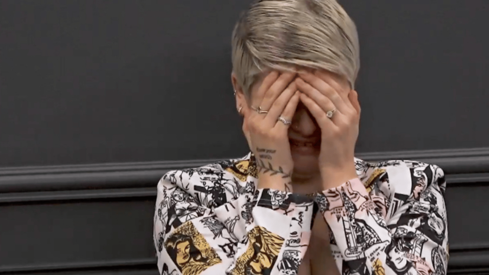 Une candidate fond en larmes à Star Académie