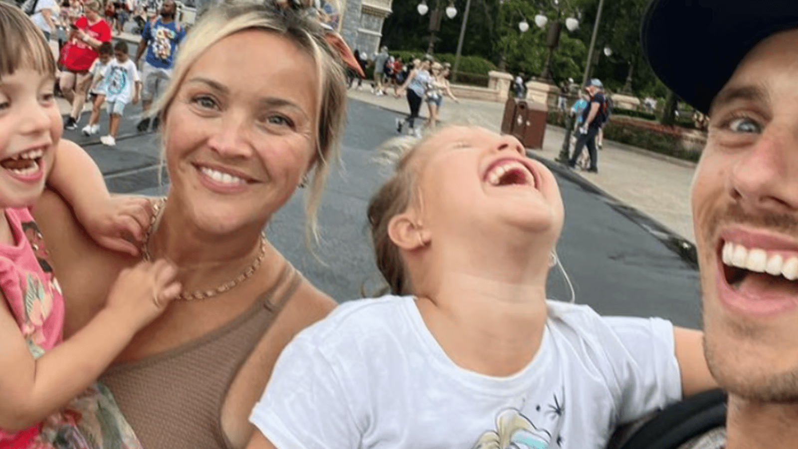 Pascal Morrissette partage de superbes photos avec Julie Ringuette et leurs enfants