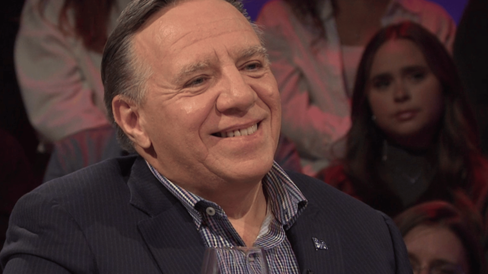 Le sourire forcé de François Legault crée un malaise à Tout le monde en parle et voici pourquoi
