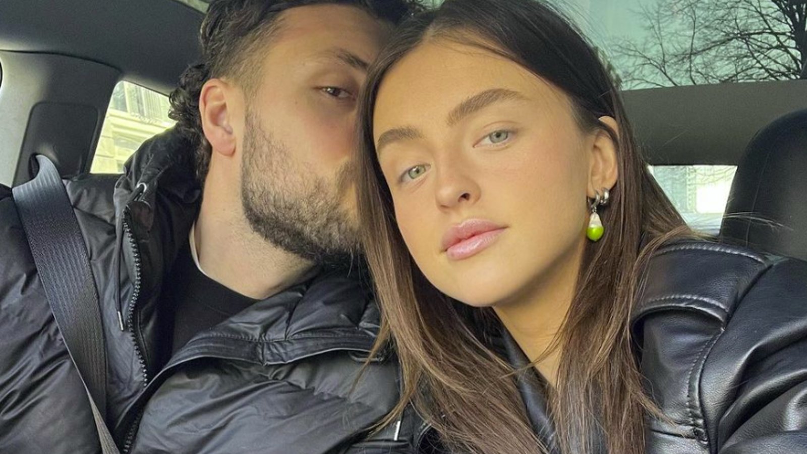 Alicia Moffet fait une sortie pour répondre à ceux qui pensent qu'elle est enceinte 