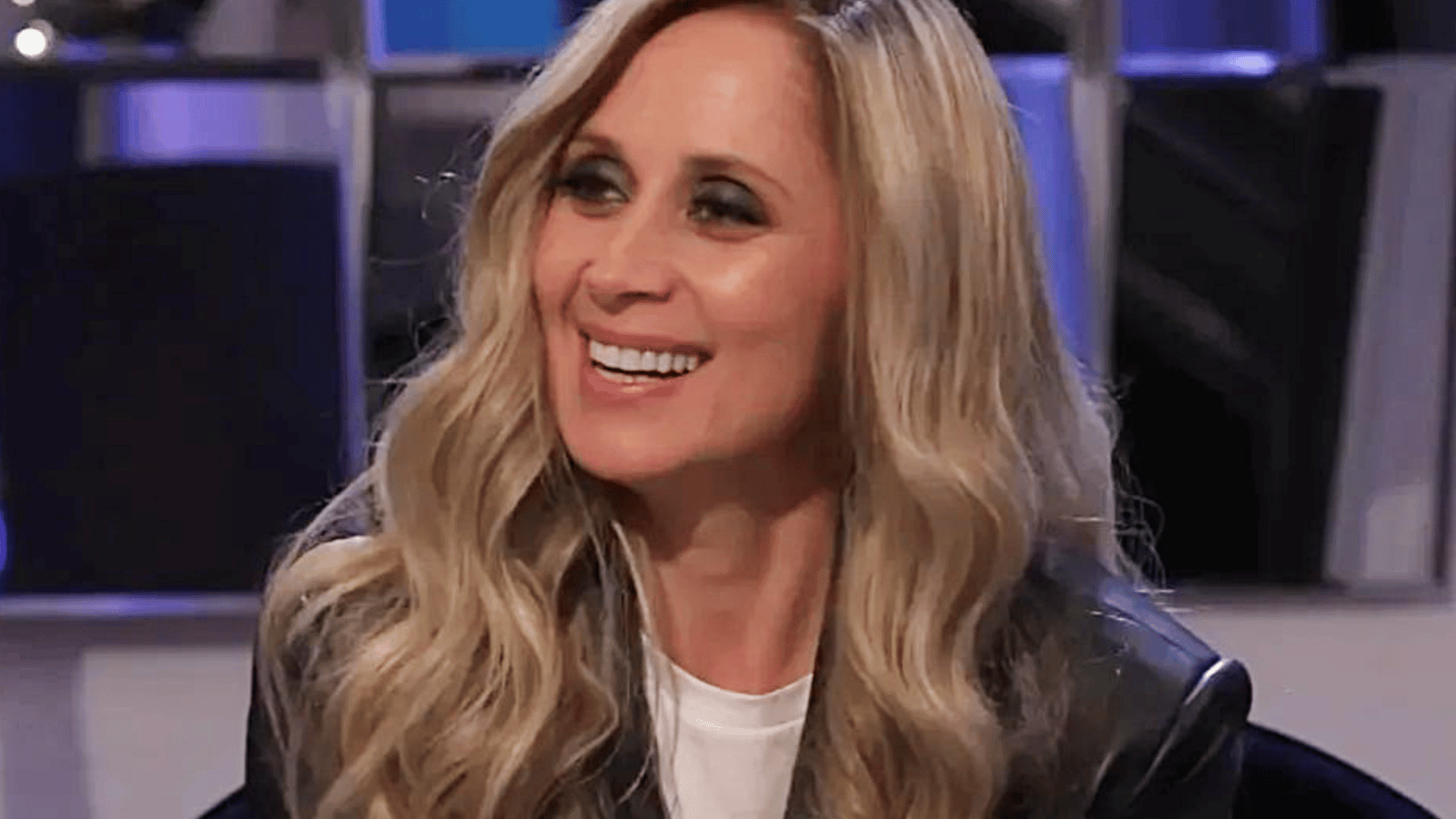 Lara Fabian éblouit les internautes avec de nouvelles photos professionnelles