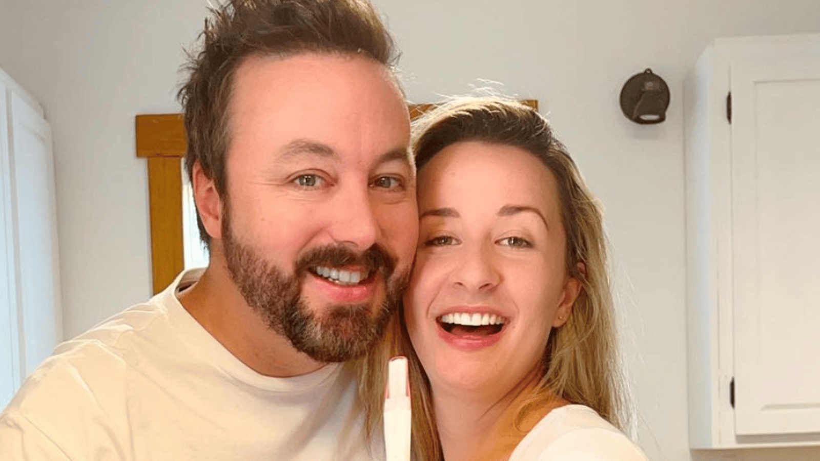 Mathieu Gratton est à nouveau papa et partage une adorable photo avec son bébé et son fils aîné, Benjamin Gratton
