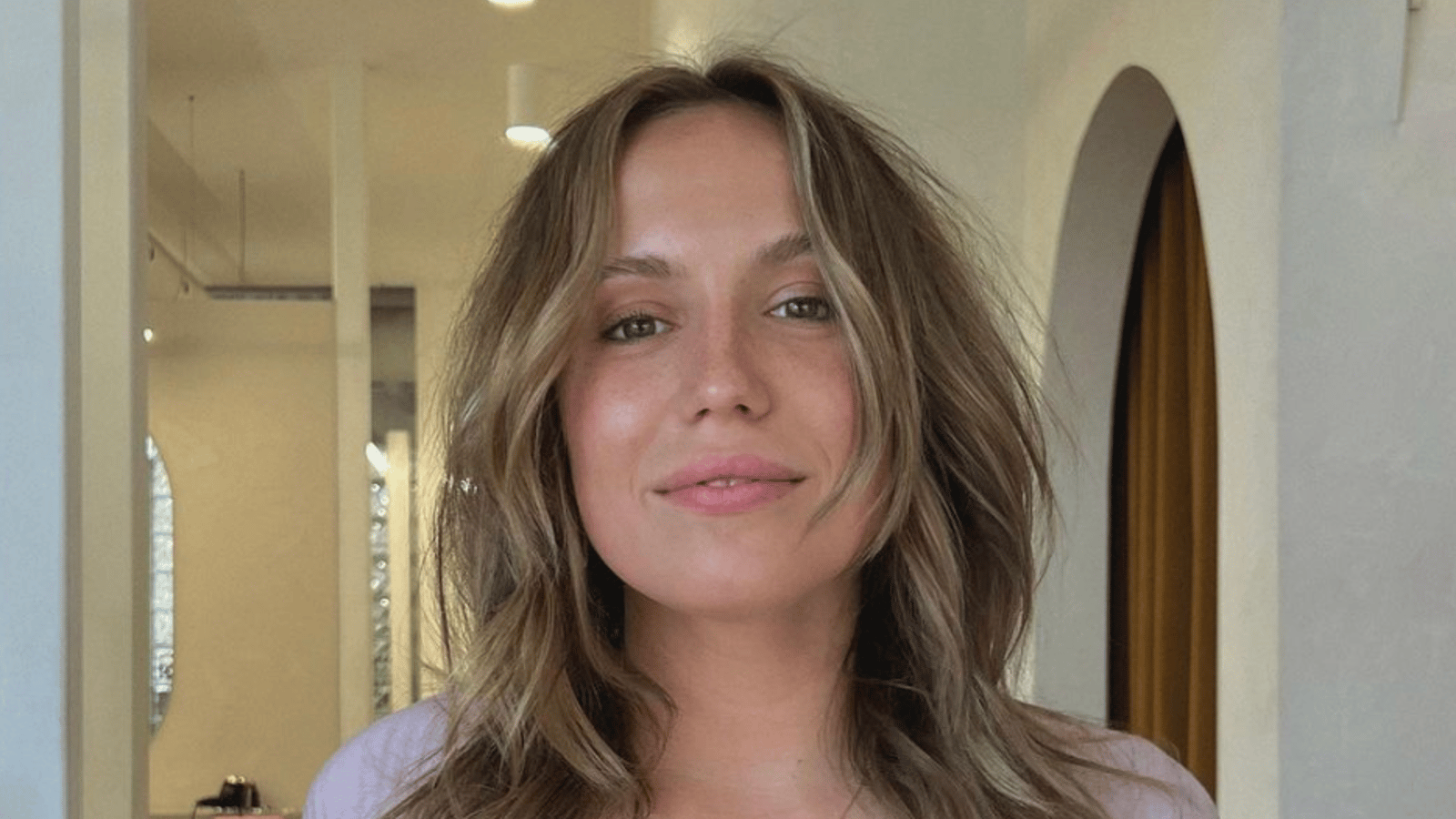 Géraldine Lamarche fait hausser la température en posant en bikini sur la plage 