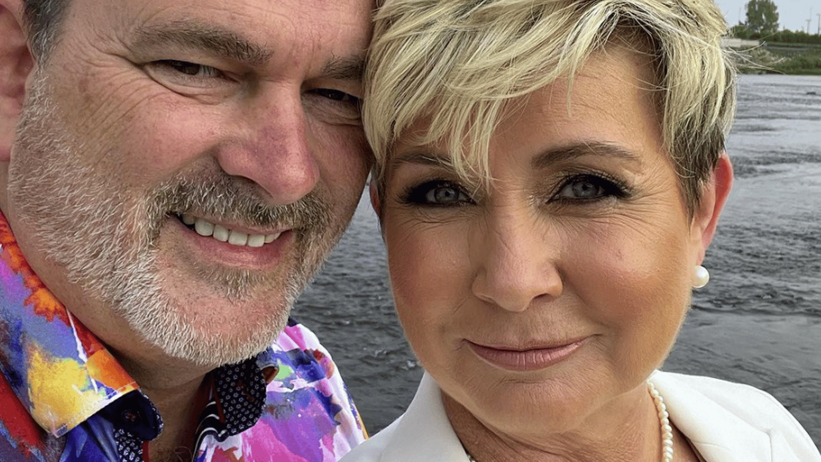 Nathalie Simard dévoile une photo de couple pour l'Halloween et un maquillage qu'elle s'est fait elle-même