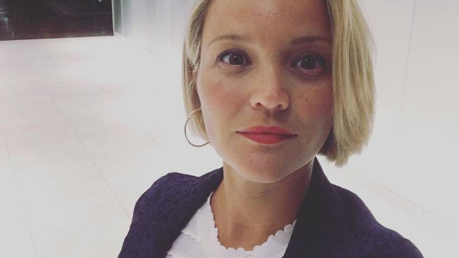 Julie Ringuette éblouit la galerie avec ce haut osé