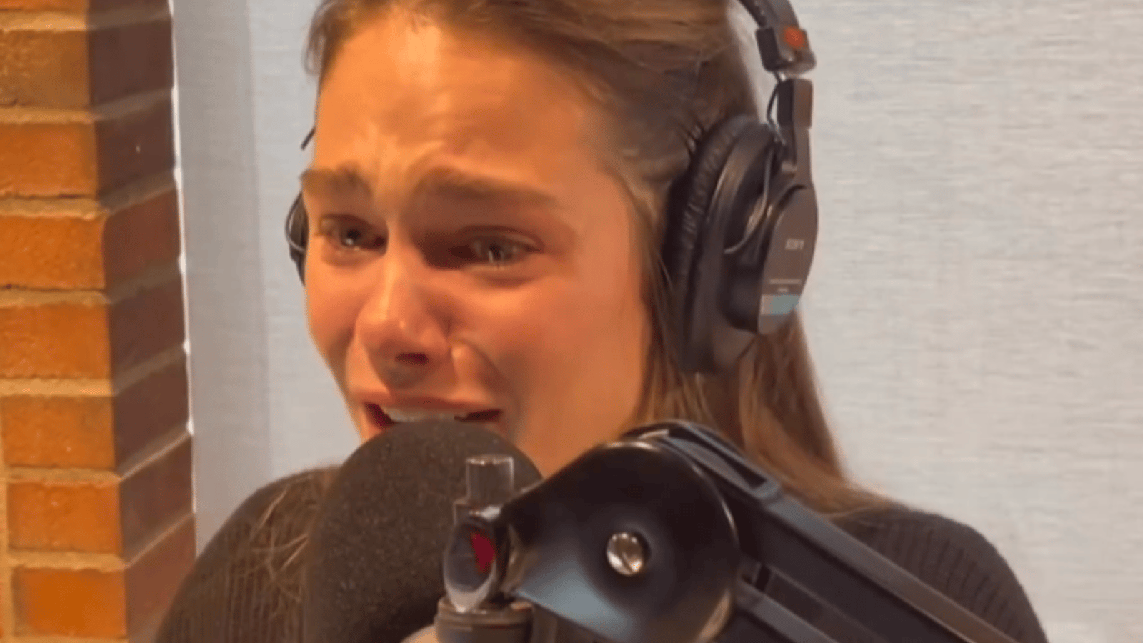 Maripier Morin craque et éclate en sanglots en direct à la radio le jour de son grand retour