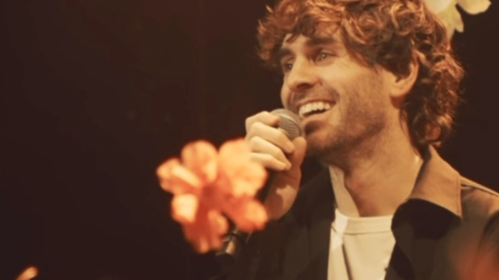 Alex Nevsky enflamme le web avec un extrait de son nouveau spectacle