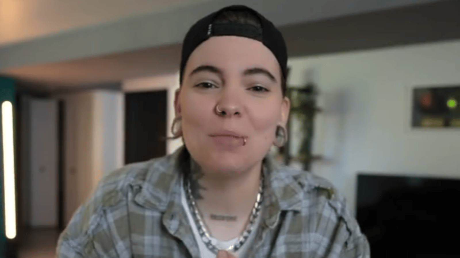 Roxane Bruneau passe chez le coiffeur et change complètement de look