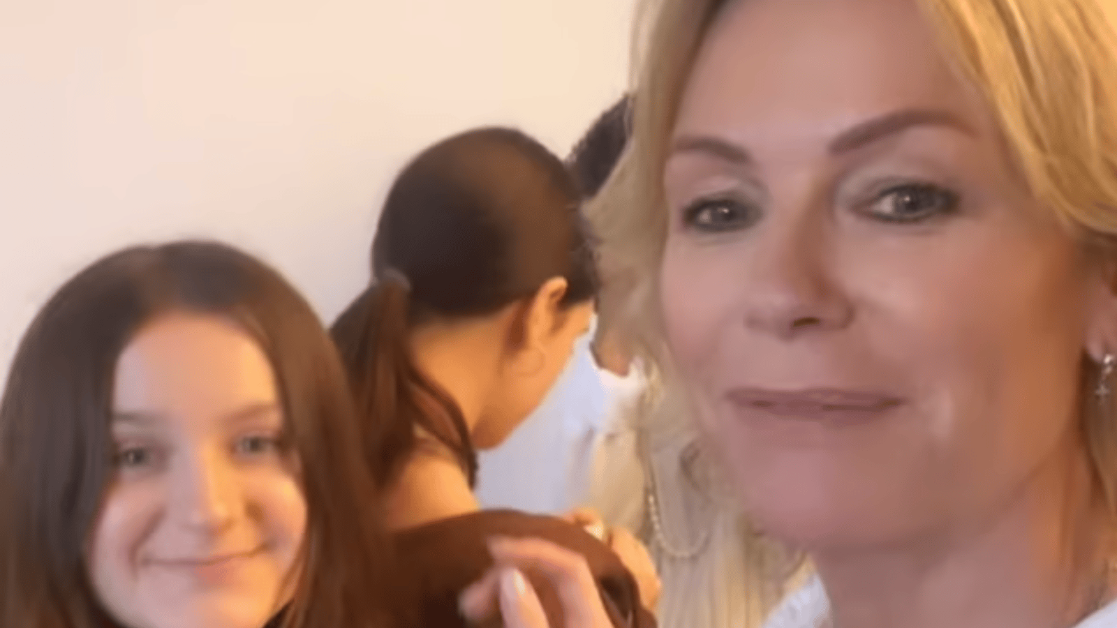 Caroline Néron rend hommage à sa fille qui joue dans une série populaire