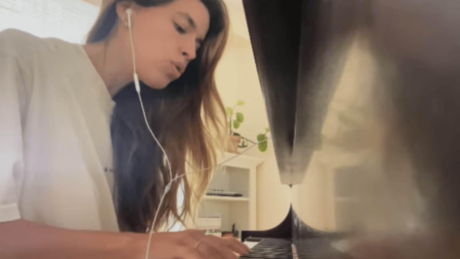 À VOIR : Marilou enflamme le web avec une touchante reprise des Cowboys fringants