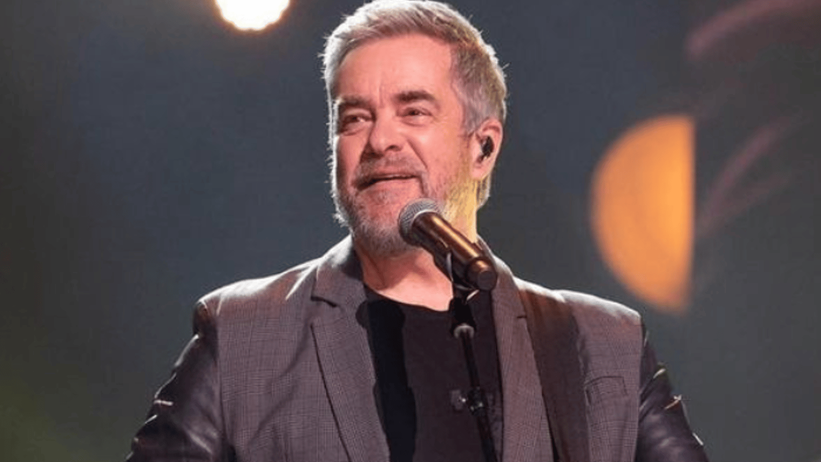 Sylvain Cossette partage une première photo avec son petit-fils