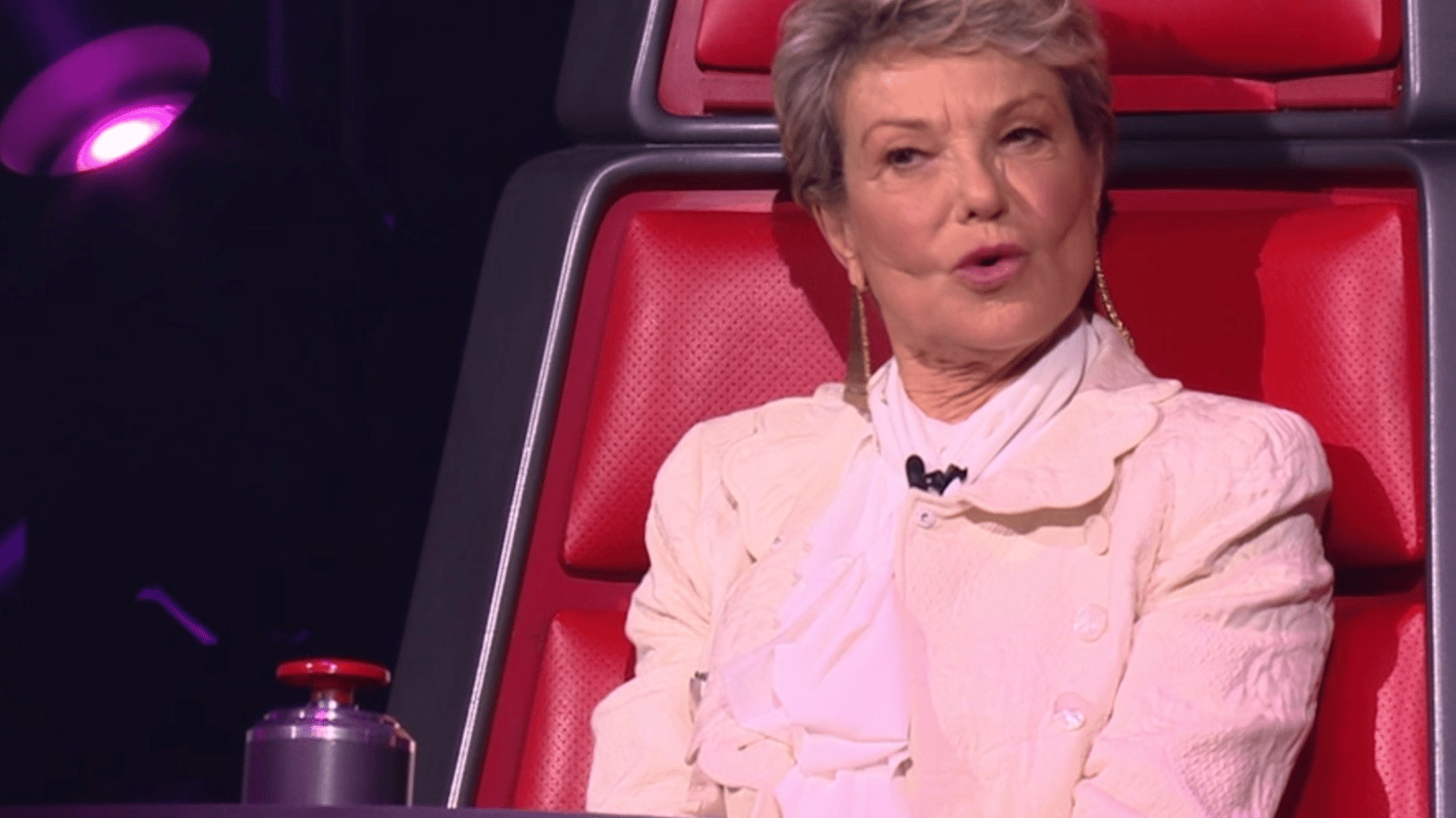 Les fans de La Voix sont furieux contre le nombre de chansons en anglais et voici pourquoi on les comprend
