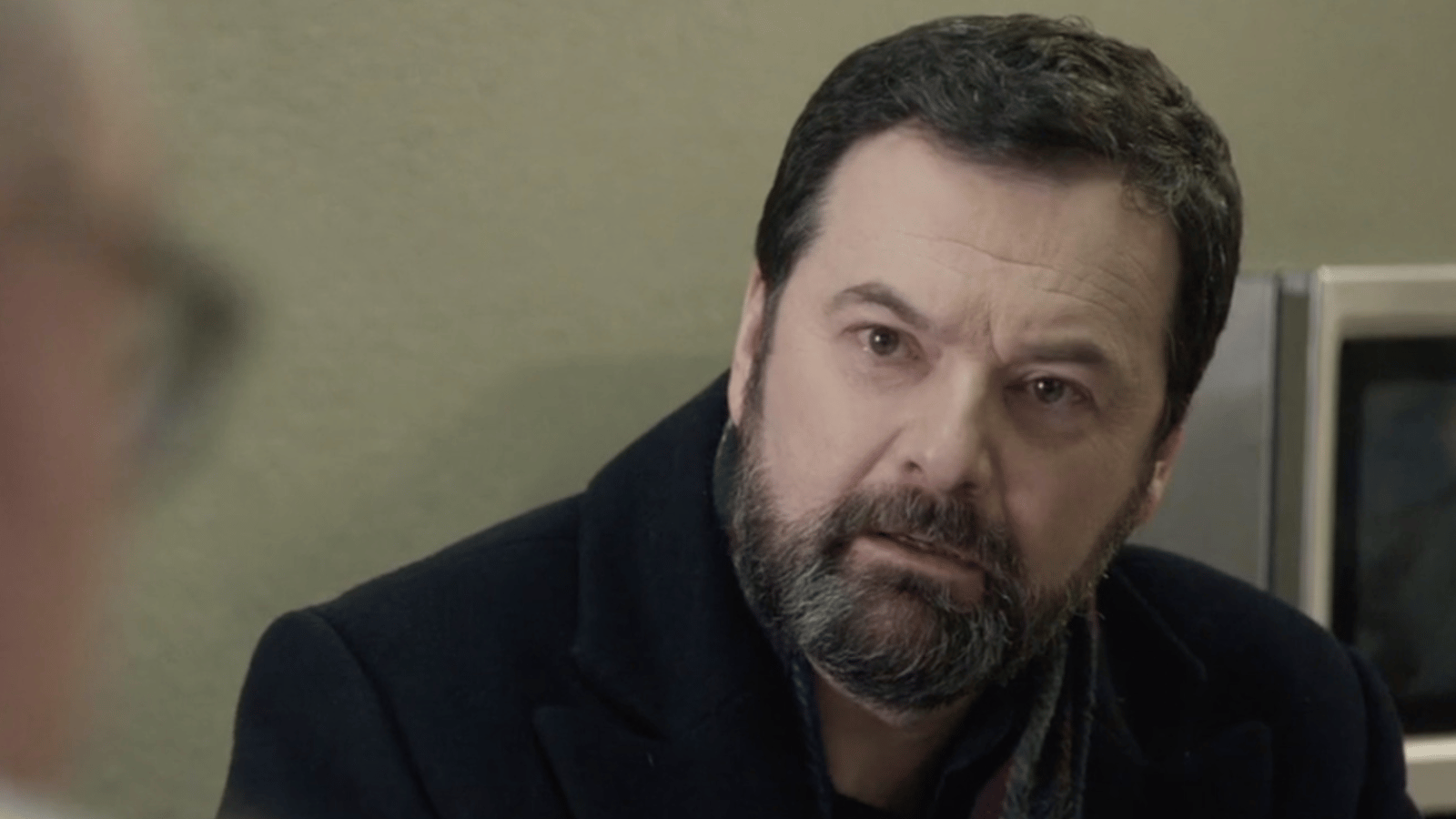 Jeff Boudreault sera méconnaissable dans District 31 et les téléspectateurs s'inquiètent de son sort