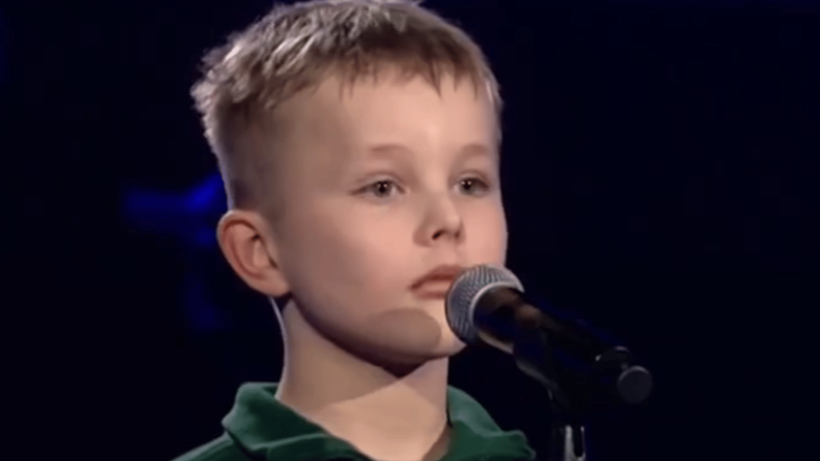 Un enfant de 10 ans livre une prestation à couper le souffle et enflamme le plateau de The Voice Kids