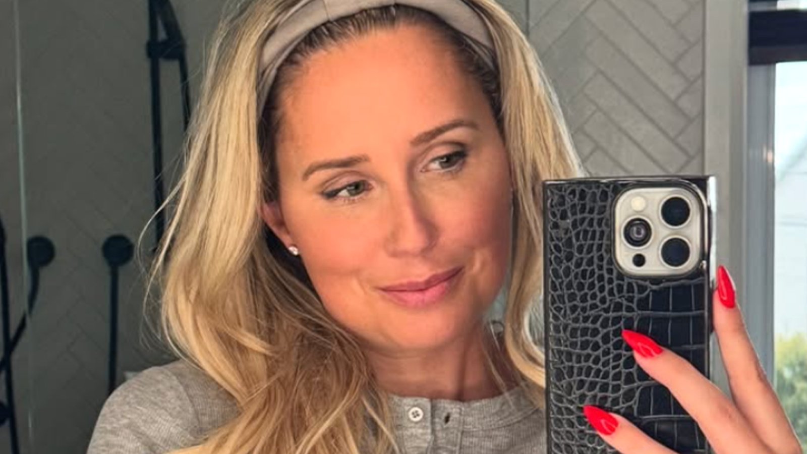 Maïka Desnoyers remet en place un internaute qui a fait un commentaire déplacé sur son poids