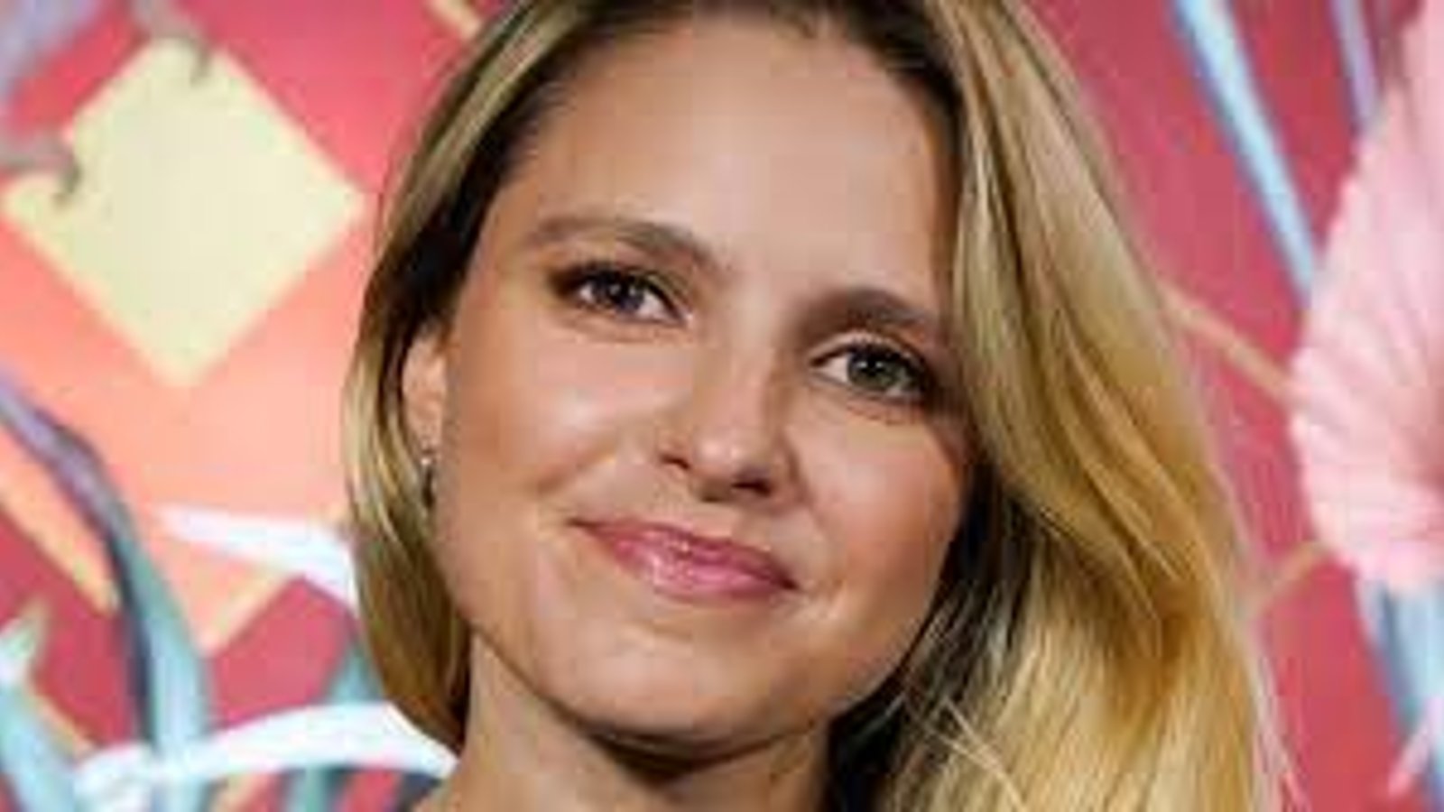 Sarah-Jeanne Labrosse a changé complètement de tête