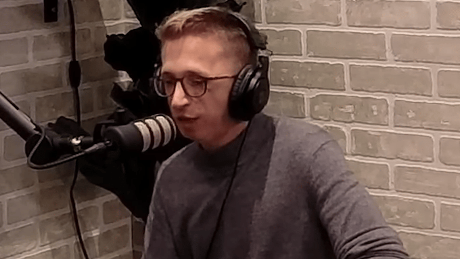 Jérémy Gabriel dévoile que sa mère l'a mis dehors de la maison à 17 ans, lorsqu'il a fait son coming-out