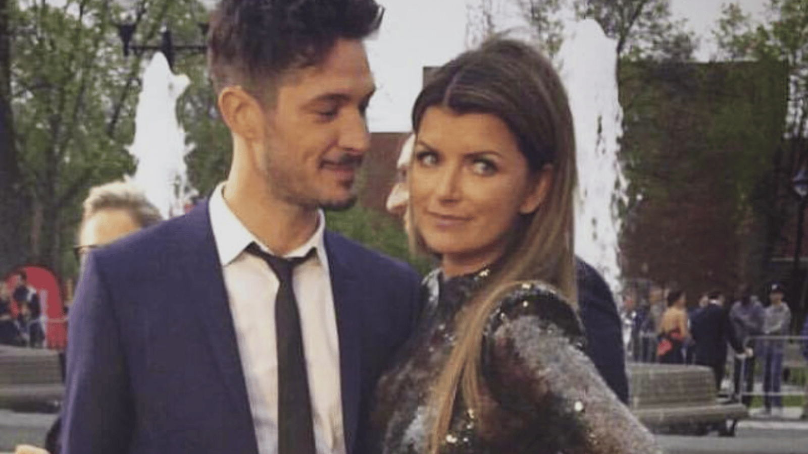 Éric Bruneau et son amoureuse Kim Lizotte prennent une rare photo de couple pour une raison précise