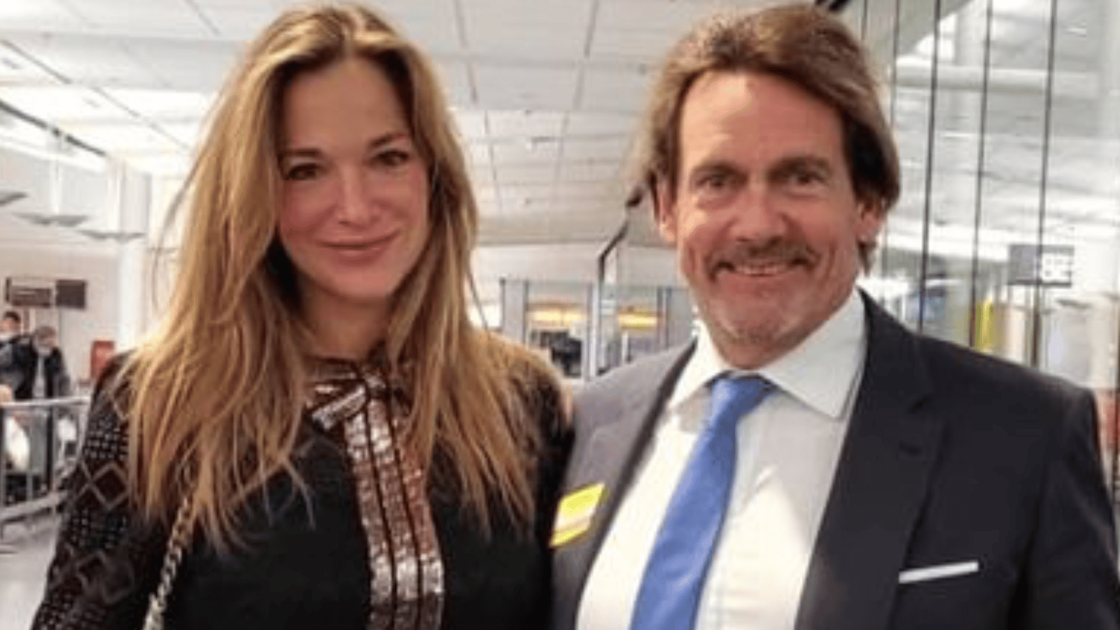 Pierre-Karl Péladeau et Pascale Bourbeau partagent leur carte de Noël avec leurs deux bébés et c’est craquant