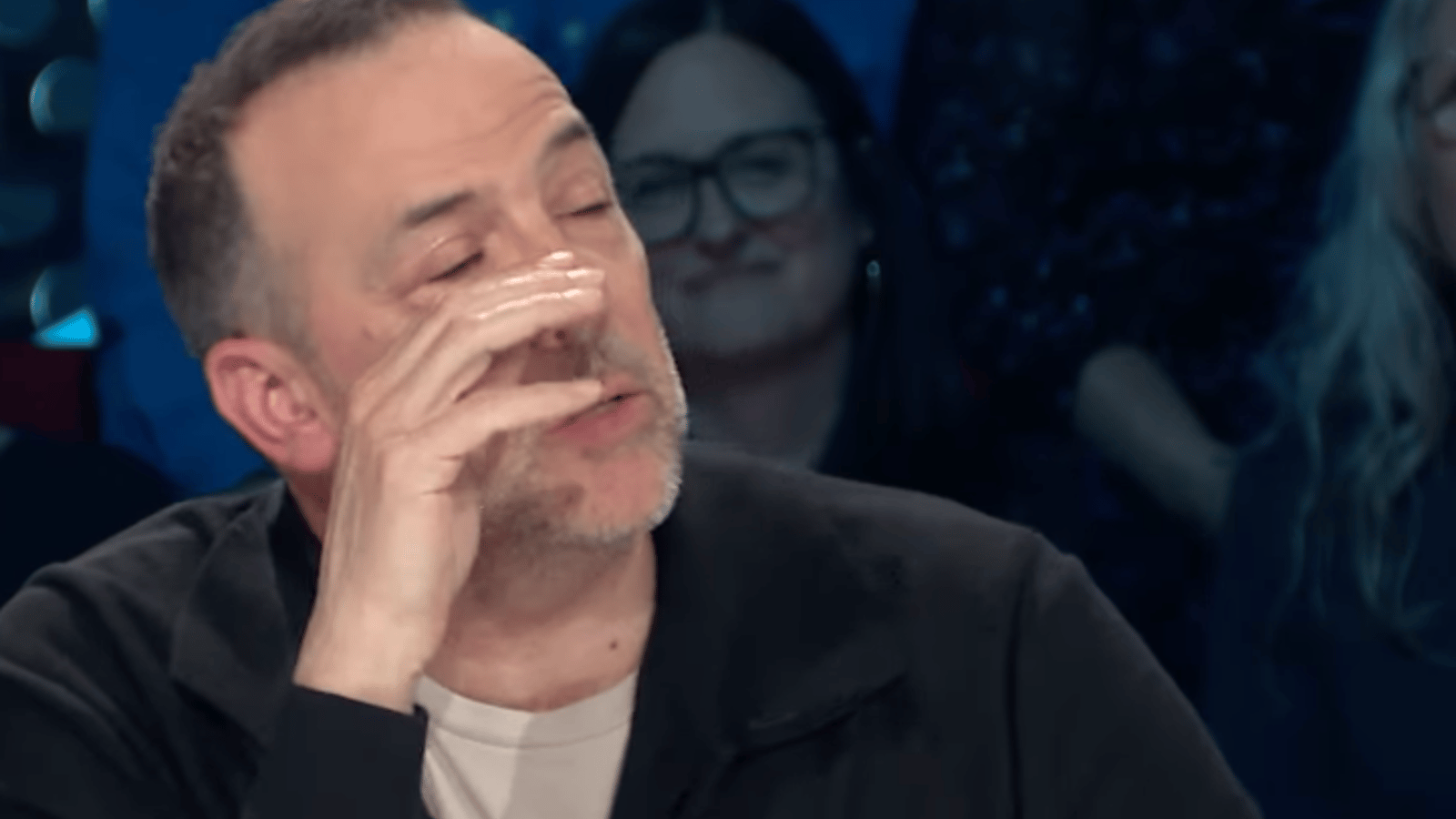 Pierre Brassard devient très émotif sur le plateau des Enfants de la télé