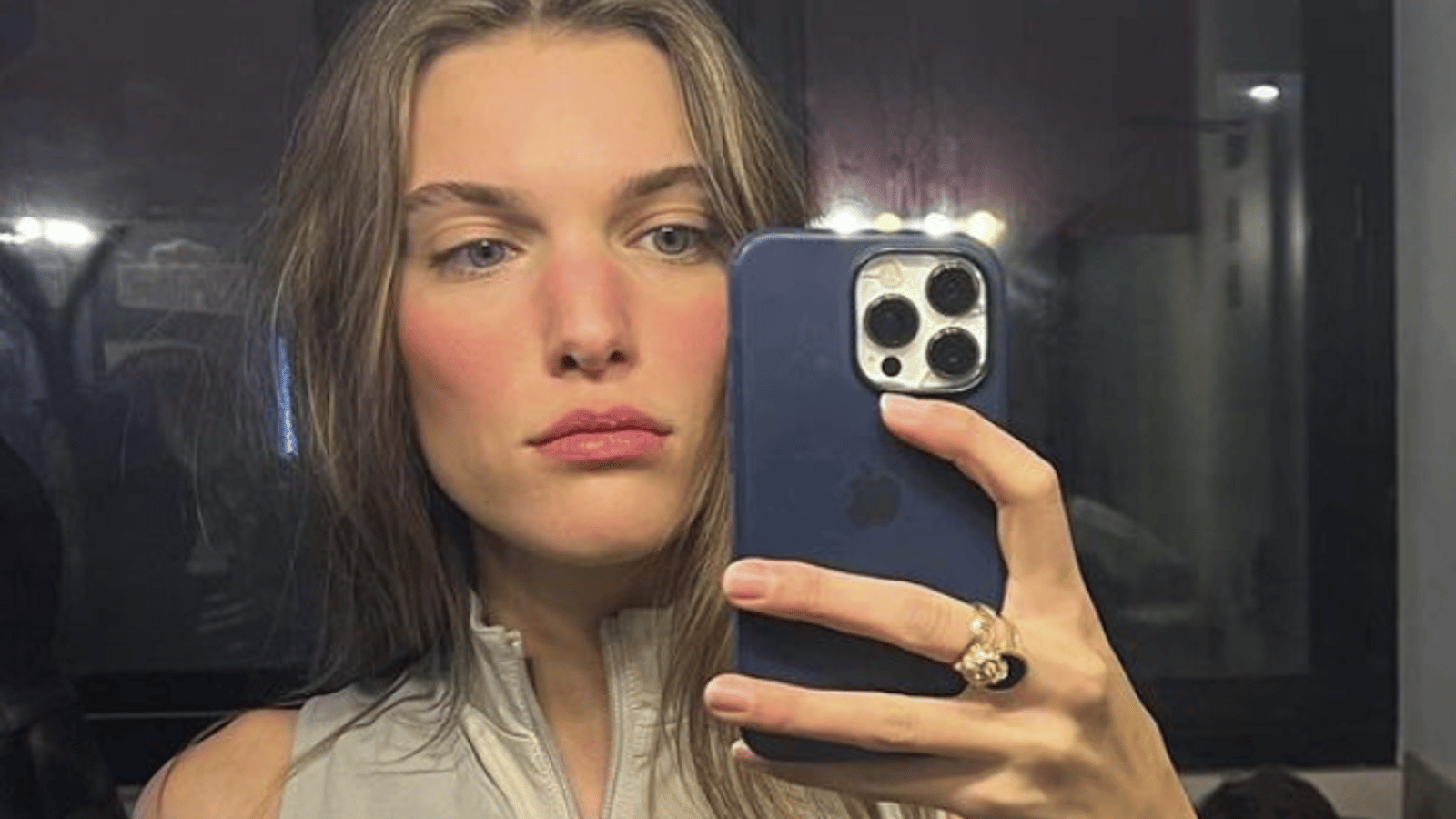 Charlotte Cardin se dévoile en allant prendre une douche et les commentaires sont nombreux