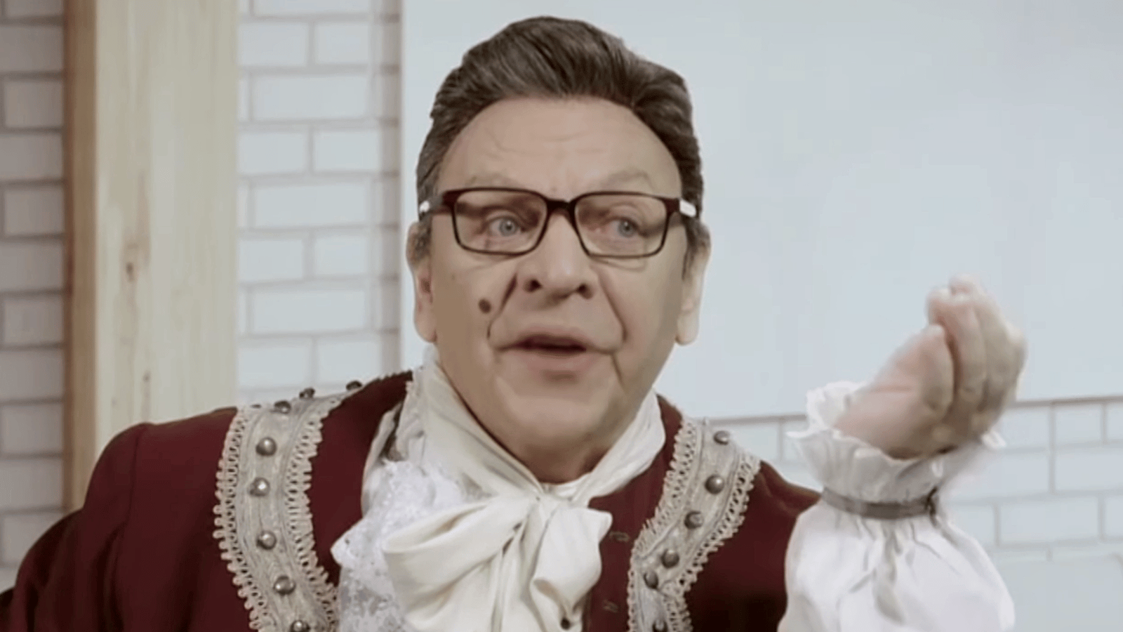 Marc Labrèche s’en prend à Mathieu Bock-Côté dans une nouvelle parodie hilarante