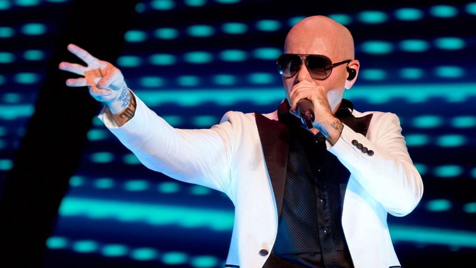 Plusieurs spectateurs indignés font connaître le fond de leur pensée suite à l'annulation du show de Pitbull
