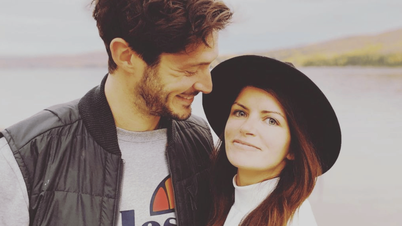 Grande annonce concernant Éric Bruneau et son amoureuse Kim Lizotte puisqu'ils s'amènent dans une série