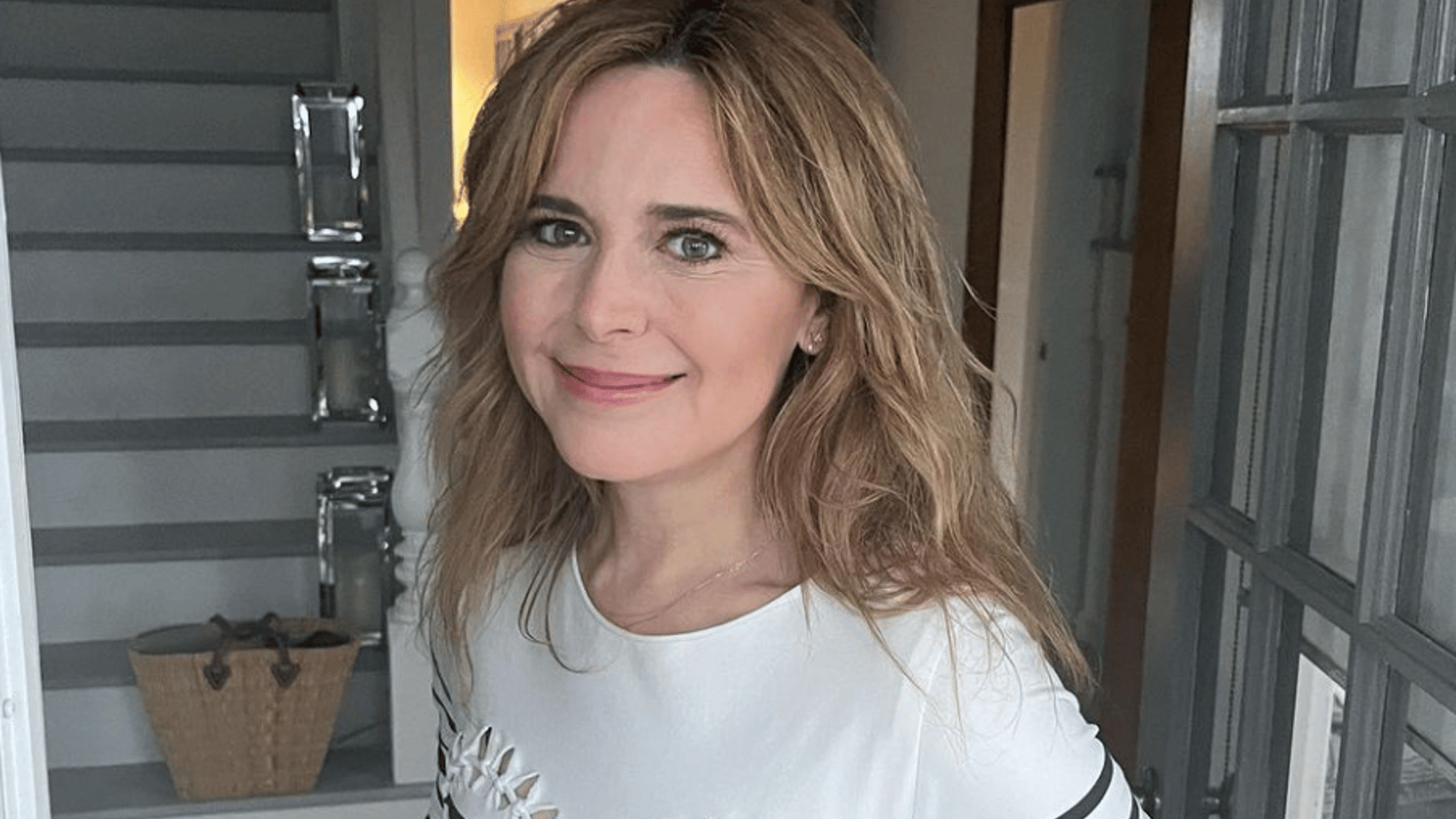 Julie Snyder surprend une fan dans une émouvante vidéo