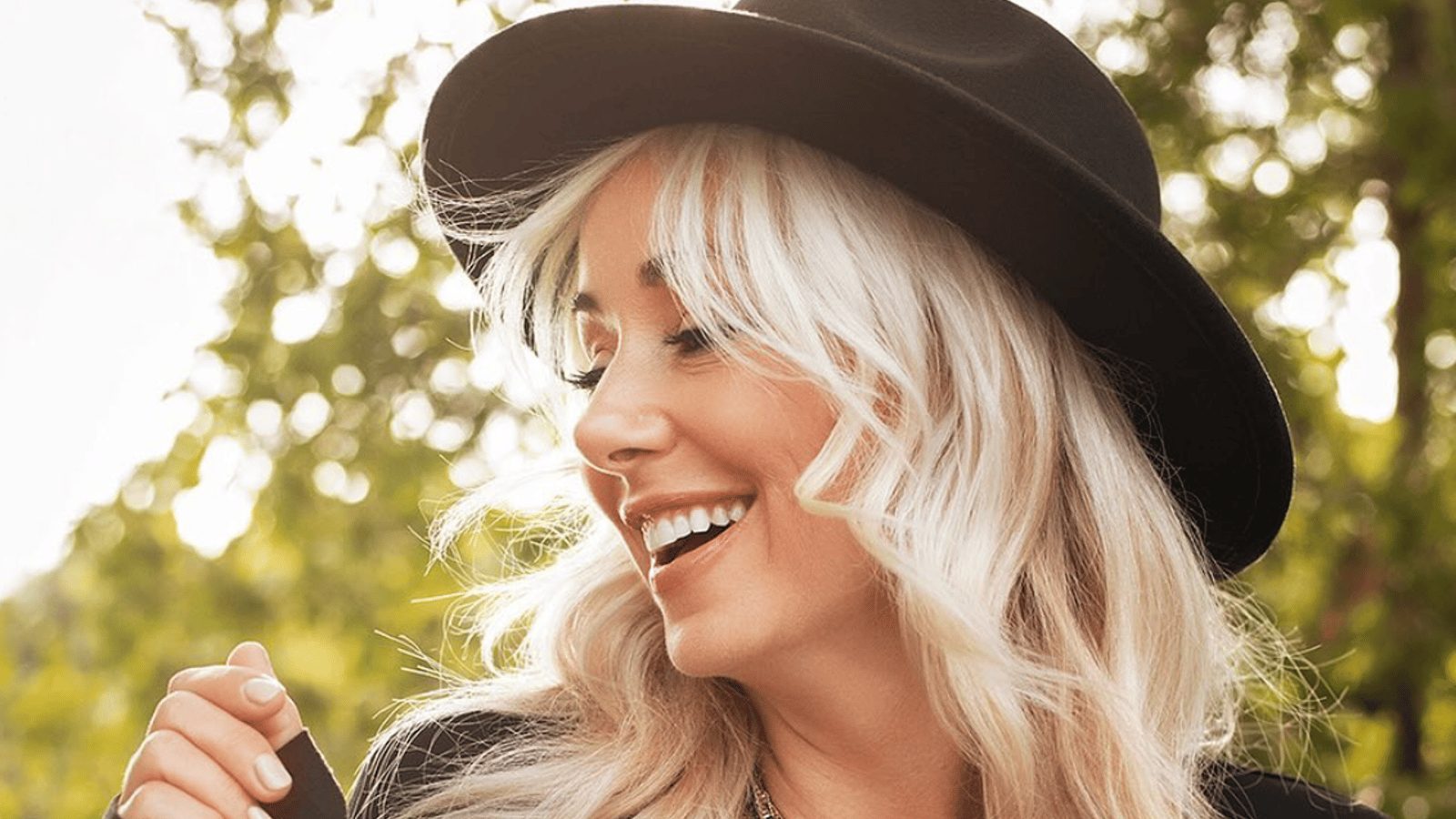 Mariloup Wolfe prend la pose au naturel et on adore !