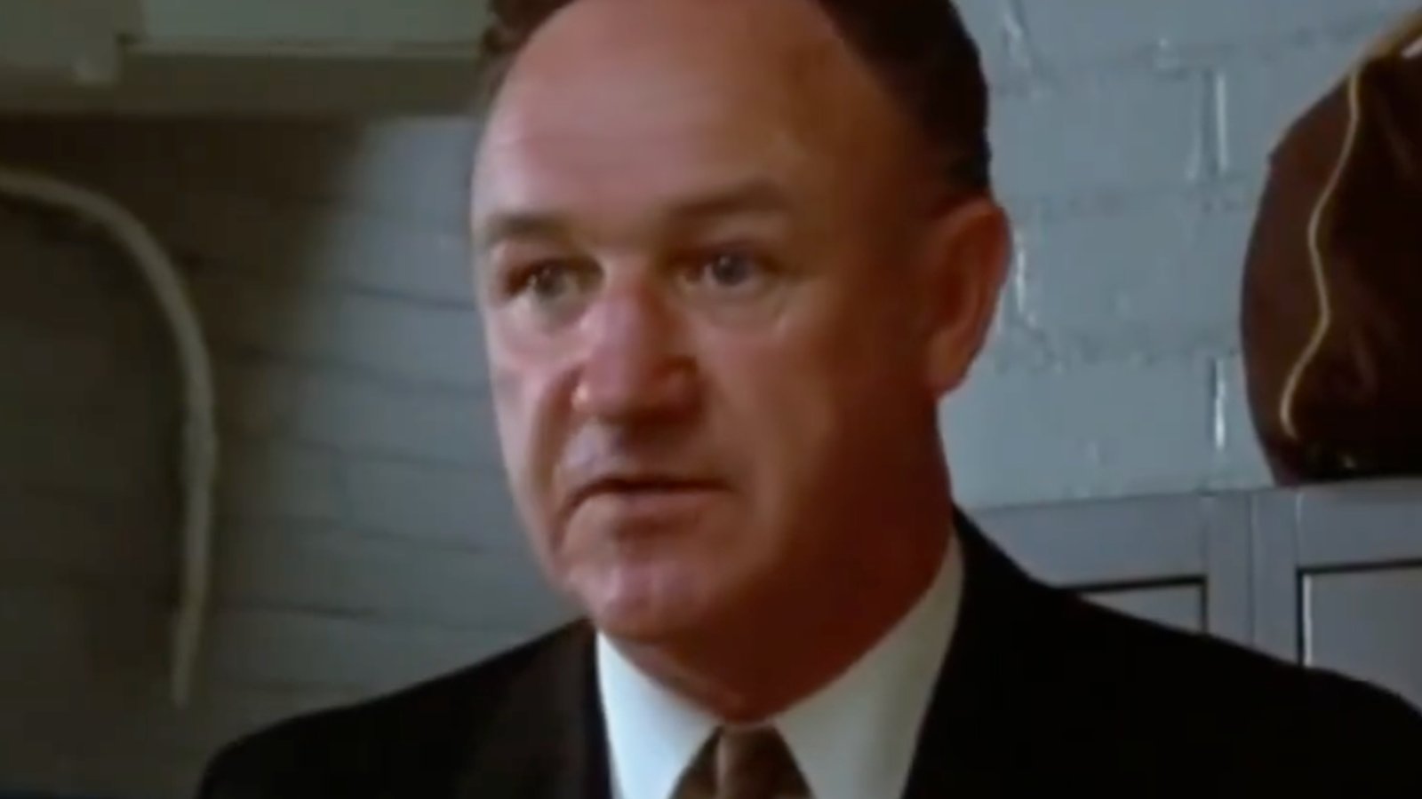 La fille de Gene Hackman croit connaître la cause de la mort de son père