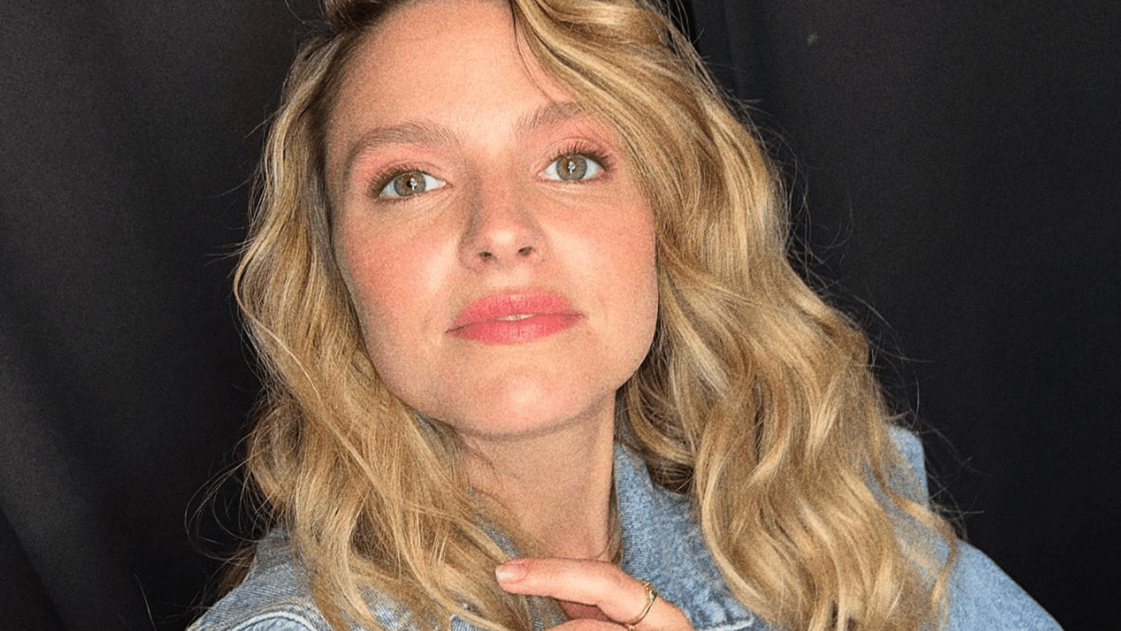 Sarah-Jeanne Labrosse partage une rare photo du visage de son fils