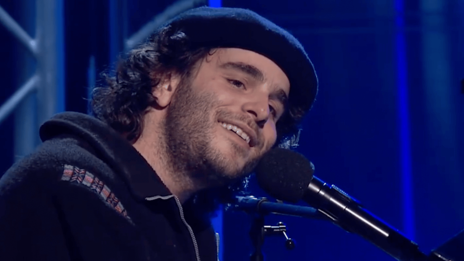 Le public d’En direct de l’univers tombe complètement sous le charme de ce jeune artiste