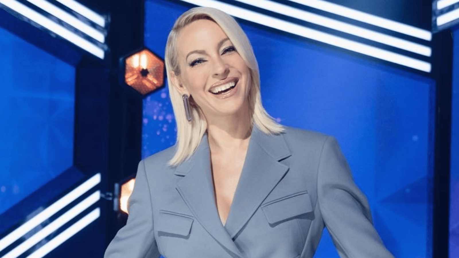 Marie-Mai fait tourner toutes les têtes avec une sublime transformation Vintage