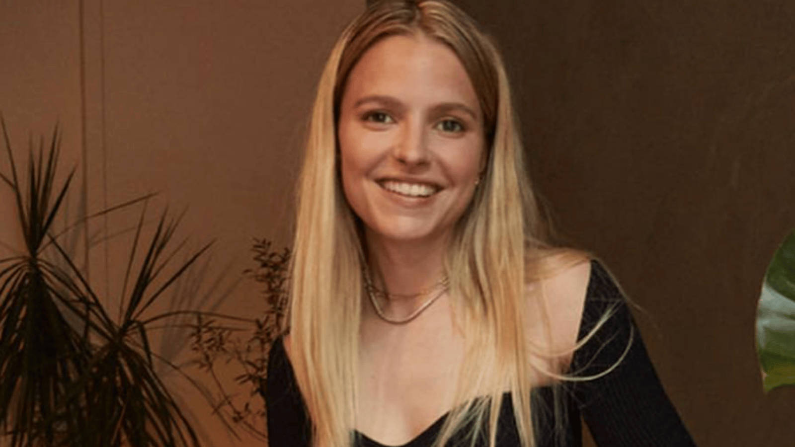Sarah-Jeanne Labrosse publie une photo de son gros ventre rebondi