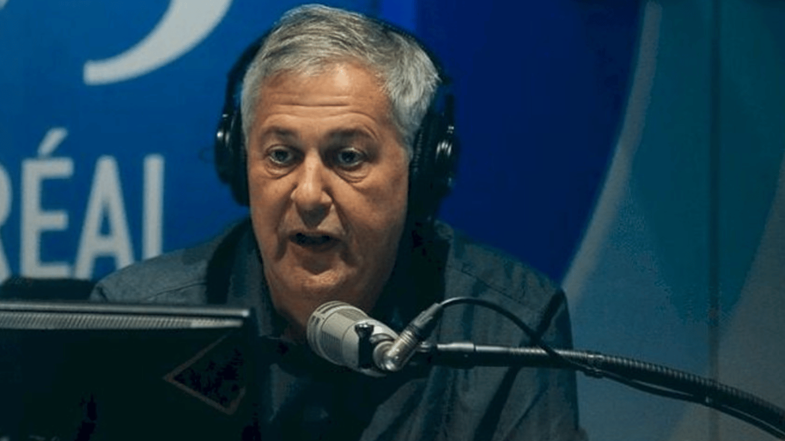 On sait finalement qui remplacera Paul Arcand à la radio et ça confirme ce qu'on pensait
