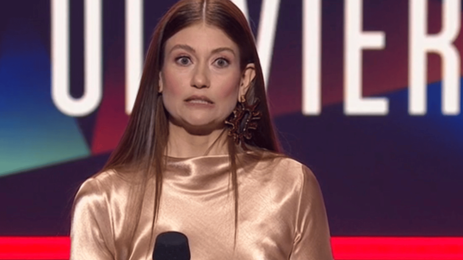 Katherine Levac y va de la blague de l'année dans le numéro d'ouverture du Gala Les Olivier