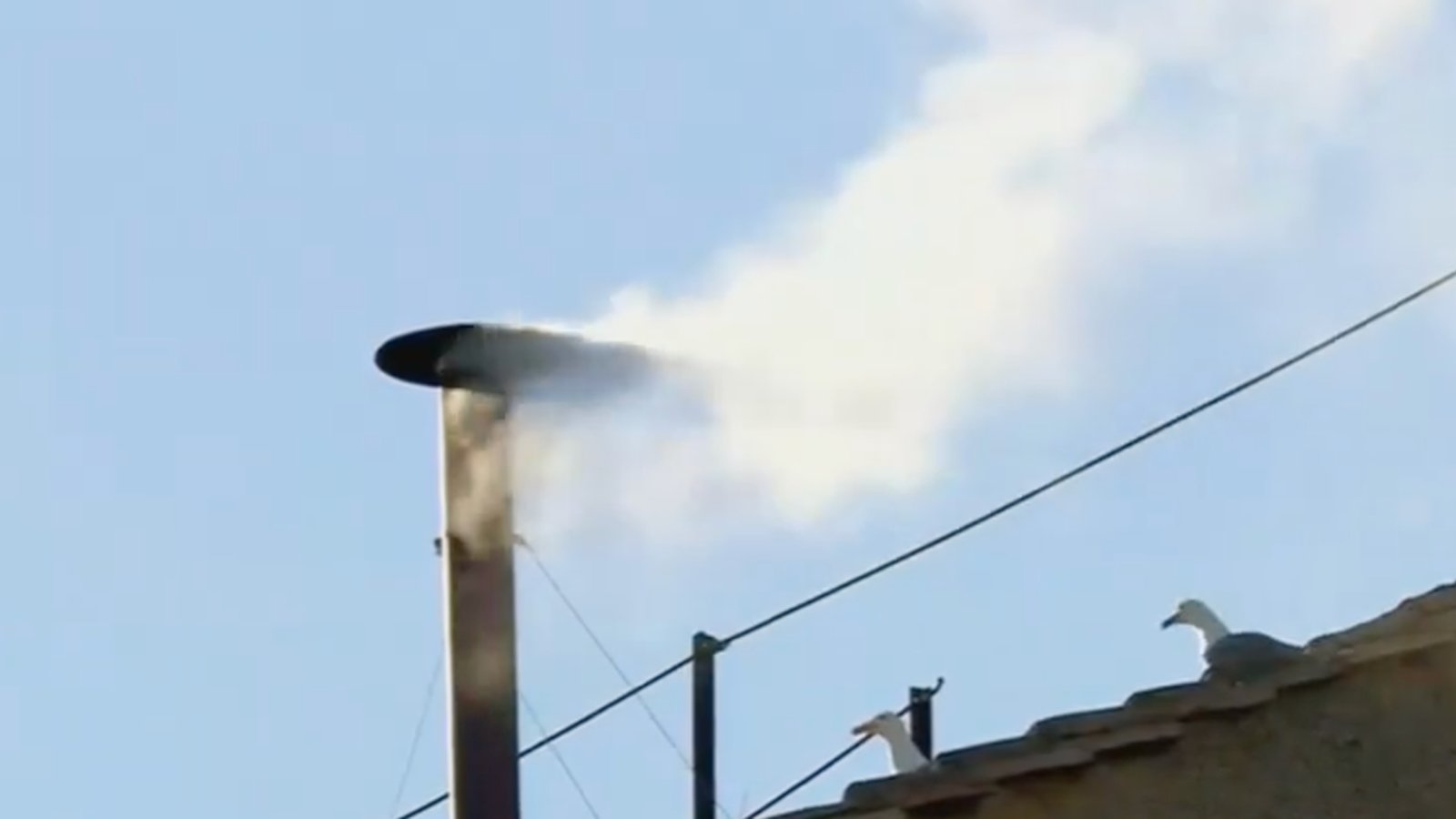 Un nouveau pape vient d'être élu par la centaine de cardinaux réunis à la chapelle Sixtine