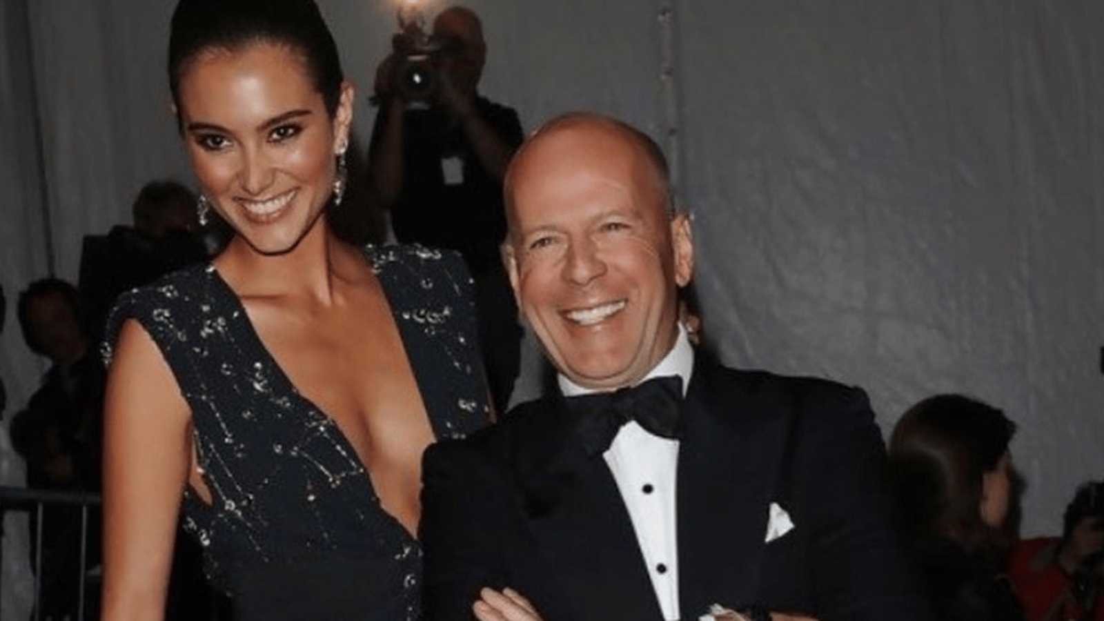 On connait maintenant la maladie incurable dont souffre Bruce Willis et c'est pire qu'on pensait