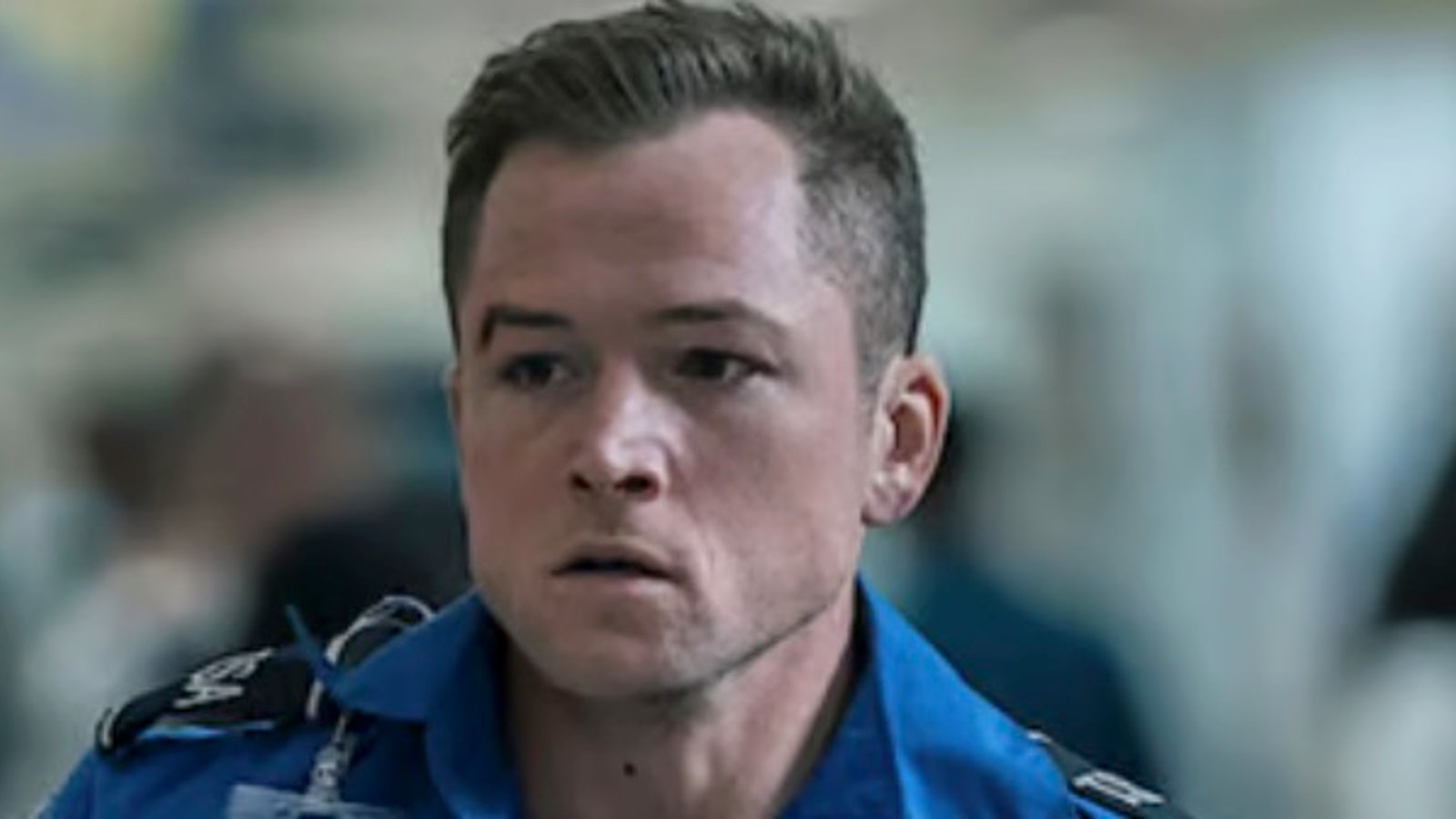 On a vu « Le Bagage » avec Taron Egerton, le hit de l'heure sur Netflix et on vous explique la fin.