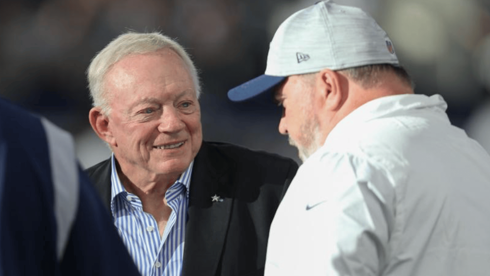 Jerry Jones publicly disagrees with Mike McCarthy 